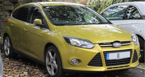 Моделът от 2011 г. &mdash; последният за това поколение на автомобила, е също толкова качествен колкото и предшественика. В някои случаи хората дори биха го оценили по-добре. Оценките на Kelley Blue Book, Cars.com и Edmunds бяха идентични с модела от 2010 г. Това показва впечатляващата последователност, която Ford постигна в този много силен период на автомобила.

Въпреки че JD Power не дава 81 от 100 като при модела от 2010 г., Focus от 2011 г. печели солидна обща оценка от 79 от публикацията. Резултатът му за качество и надеждност все още е впечатляващ - 83 от 100. 

Consumer Reports му дава най-висок резултат за надеждност. В CarComplaints тази моделна година също има най-малко съобщени проблеми от шофьори. Да, през 2010 г. и 2011 години Ford наистина прави Focus топ кола.